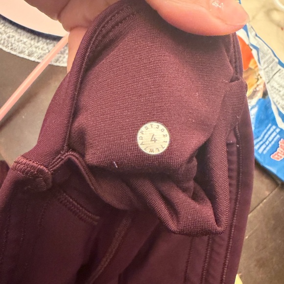 lululemon athletica Women's Shorts - Picture 11 of 12